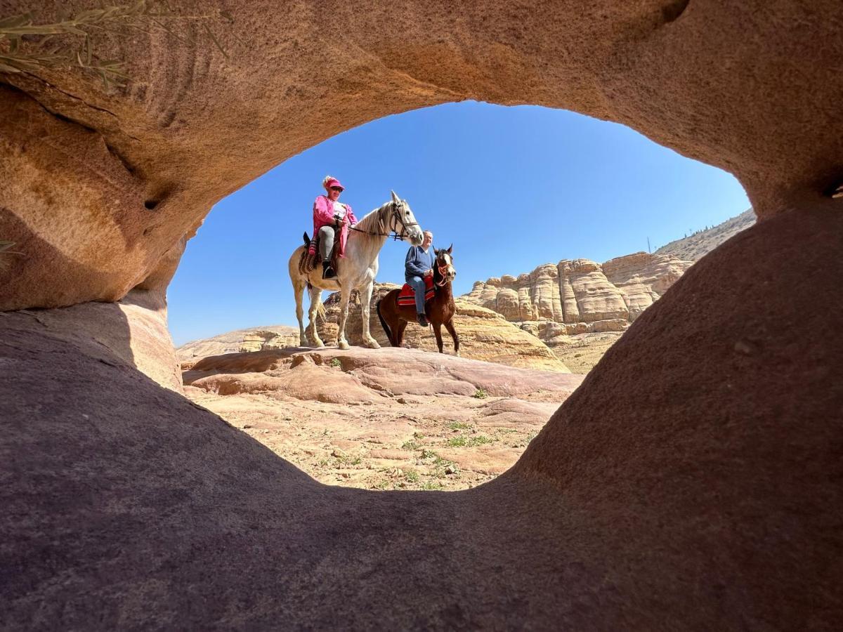 Petra View Flat Hotel Вади Муса Екстериор снимка